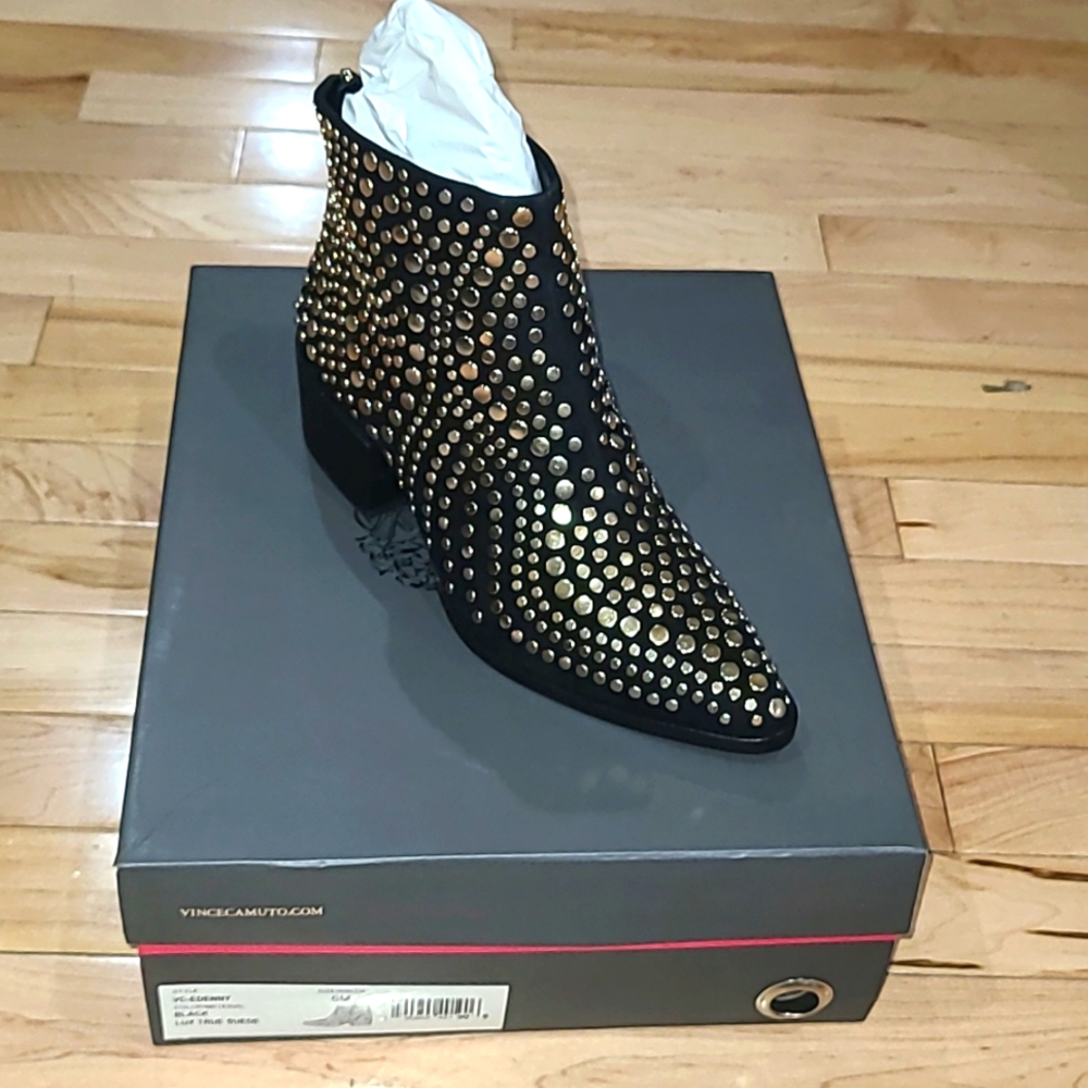 Vince Camuto Edenny studded bootie sz 6